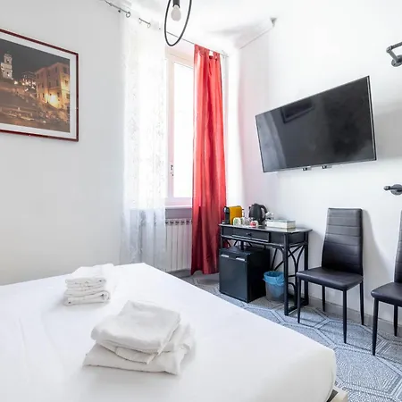 Vg Pantheon 5 Stelle Montecitorio Проживание в семье